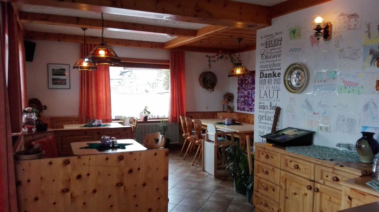 Pension Barzaunerhof Fresach Exteriör bild