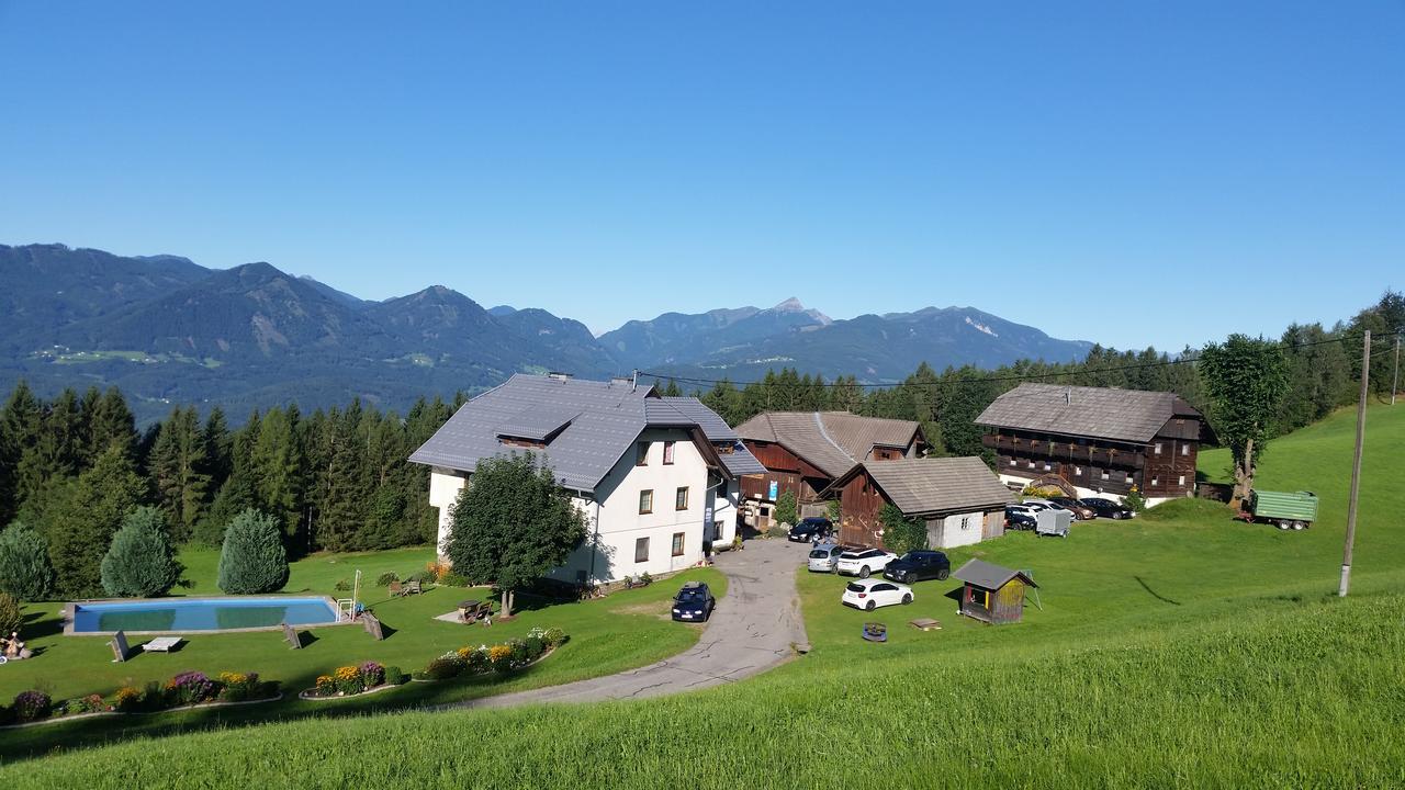 Pension Barzaunerhof Fresach Exteriör bild